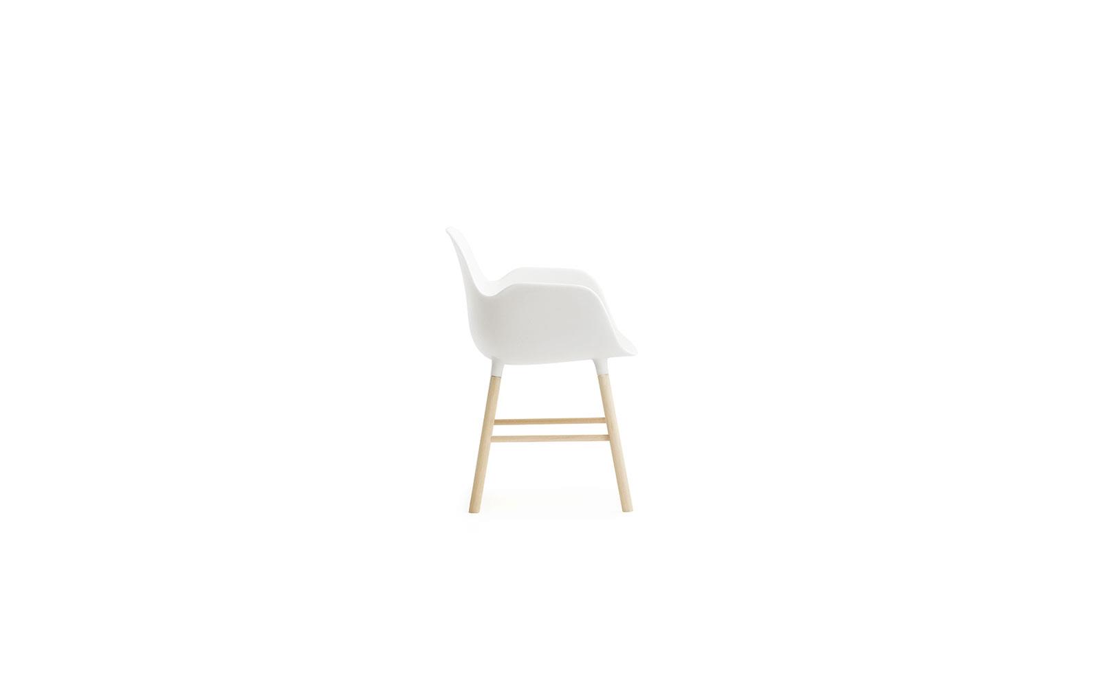 Form Armchair Miniature3