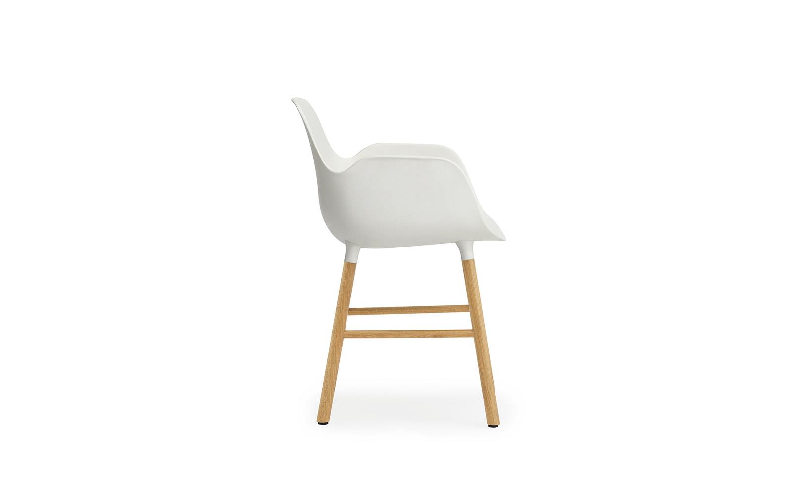 Form Armchair Oak3