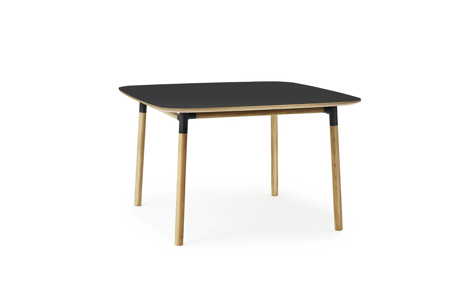 Form Table 120 x 120 cm2