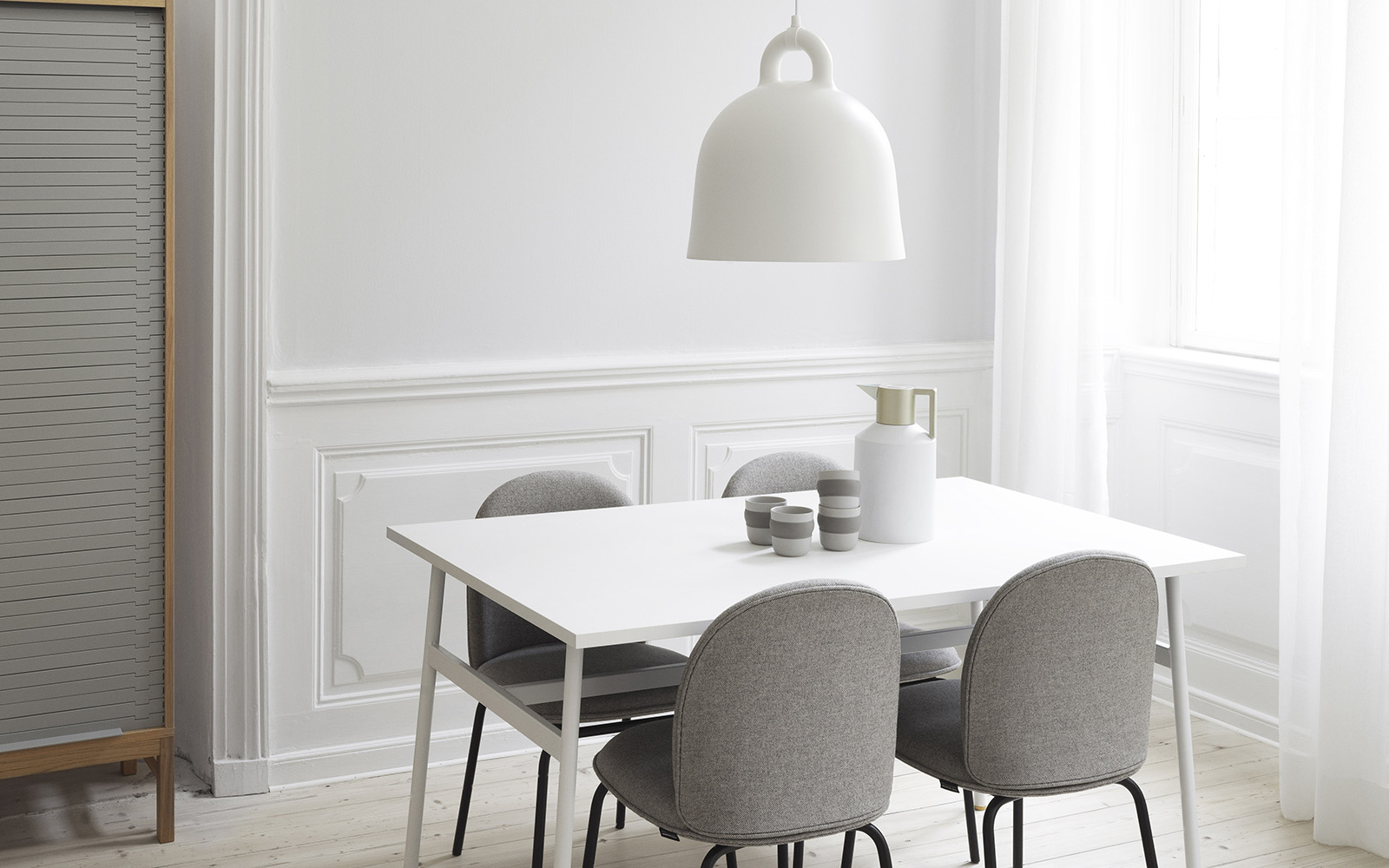 designer hård badning Bell Lamp large | A robust and minimalistic ceiling lamp in matte grey