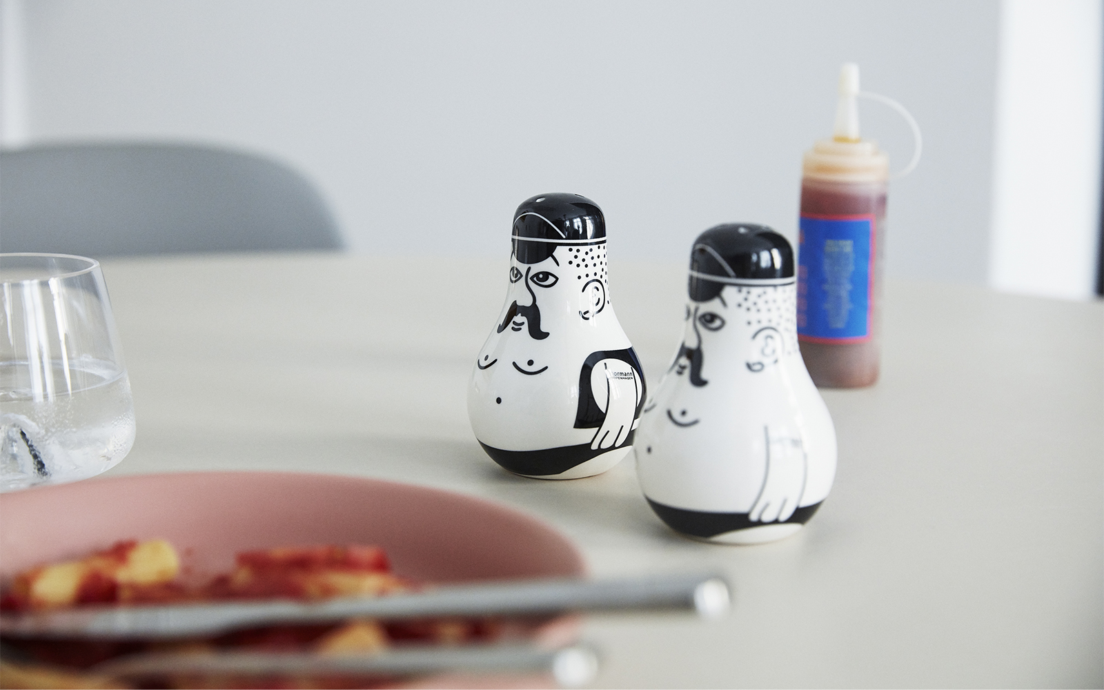 Friends Salt and pepper shaker Normann Copenhagen