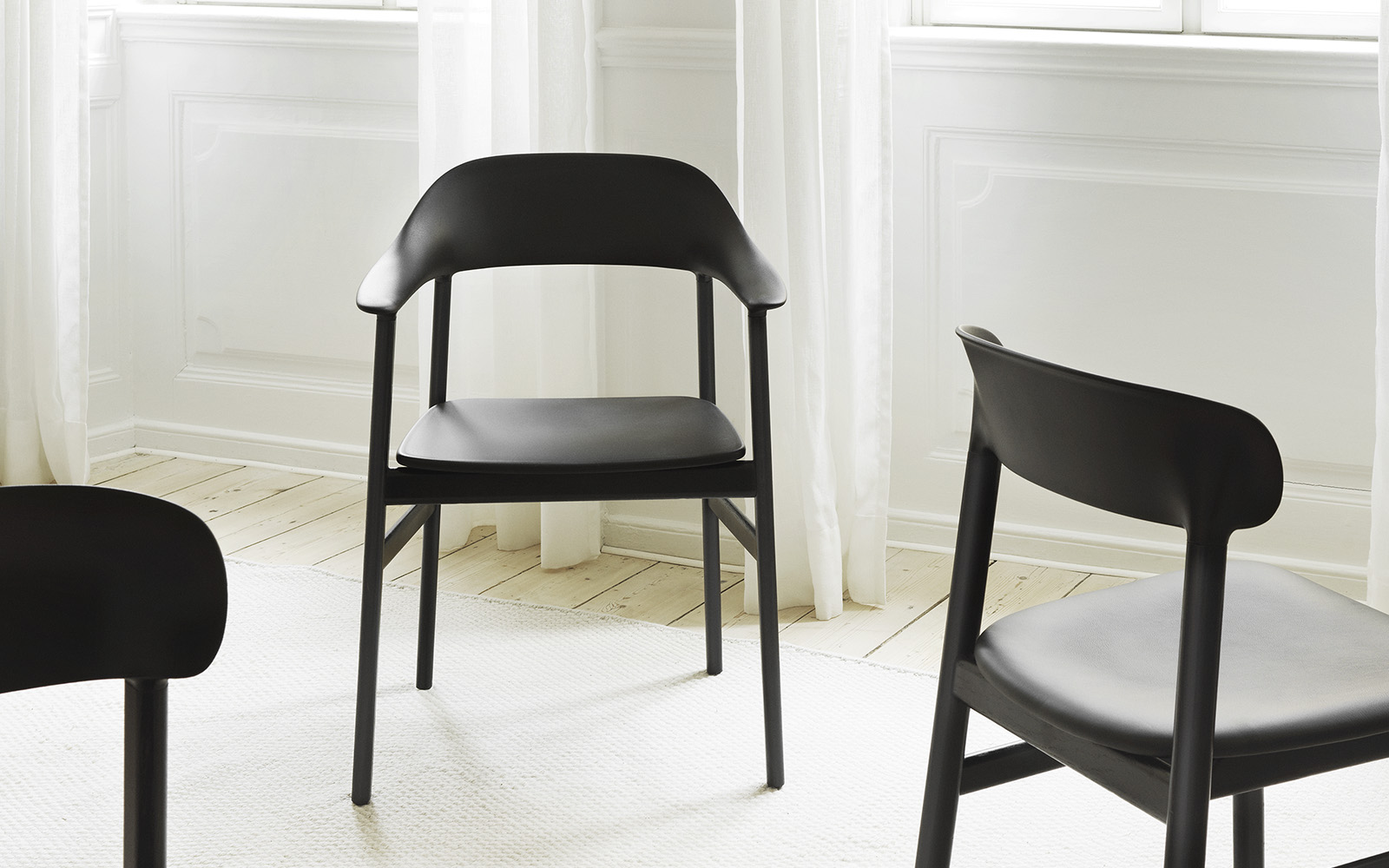 Herit Armhair Black Oak - Normann Copenhagen