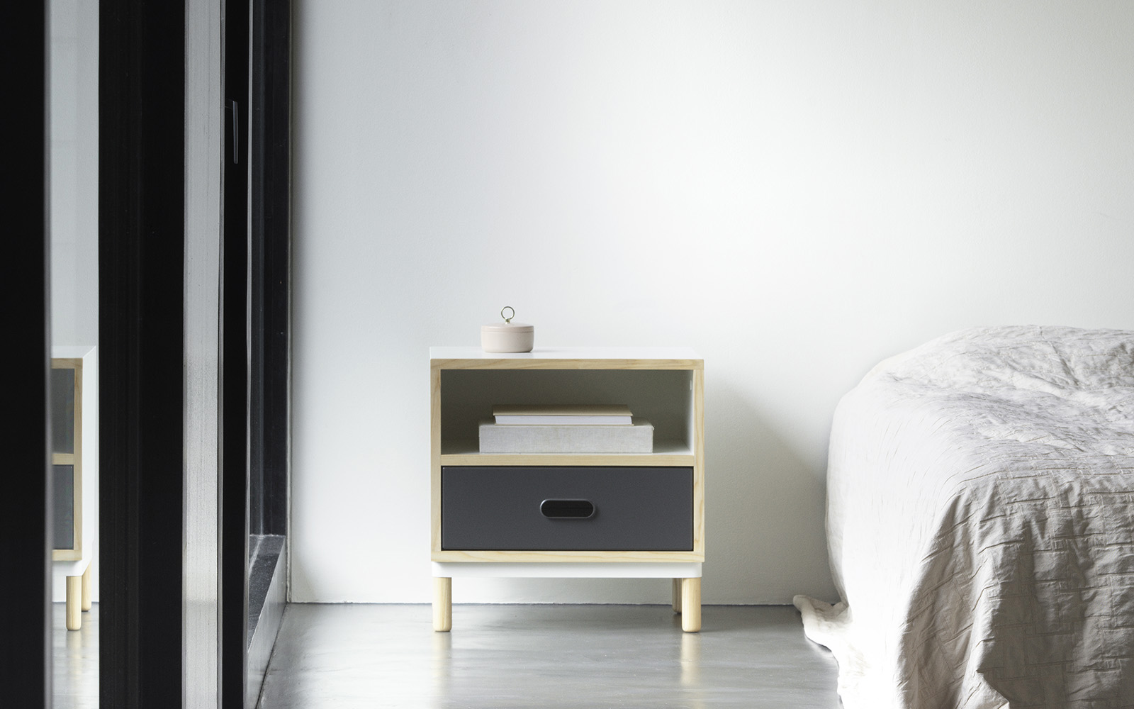 1 Drawer Fuss-free Assembly Contemporary Design Simba Oak Bedside Table 58 x 43 x 40 cm