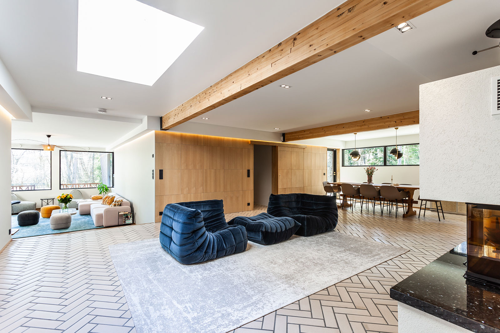 Dining area with Form Chairs and Rope Sofa in living room