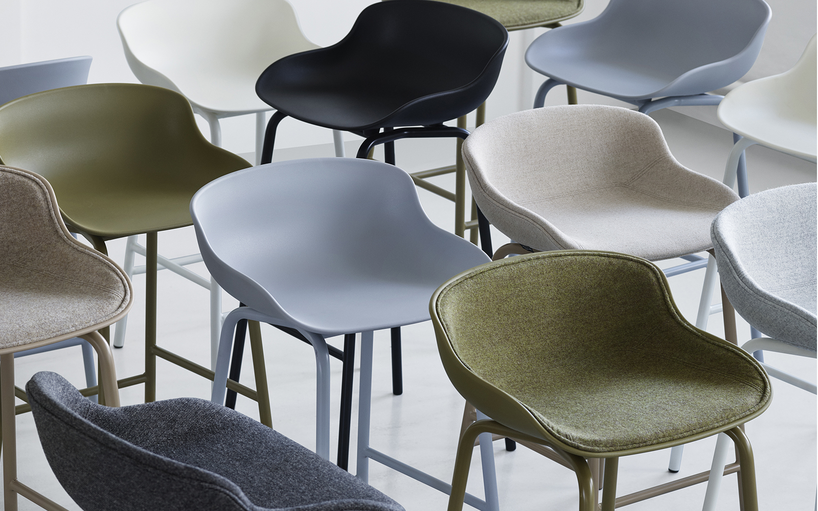 Hyg barstool - The Hyg family accommodates interior needs of private living rooms and dining rooms as well as a wide range of hospitality, commercial and office settings.
