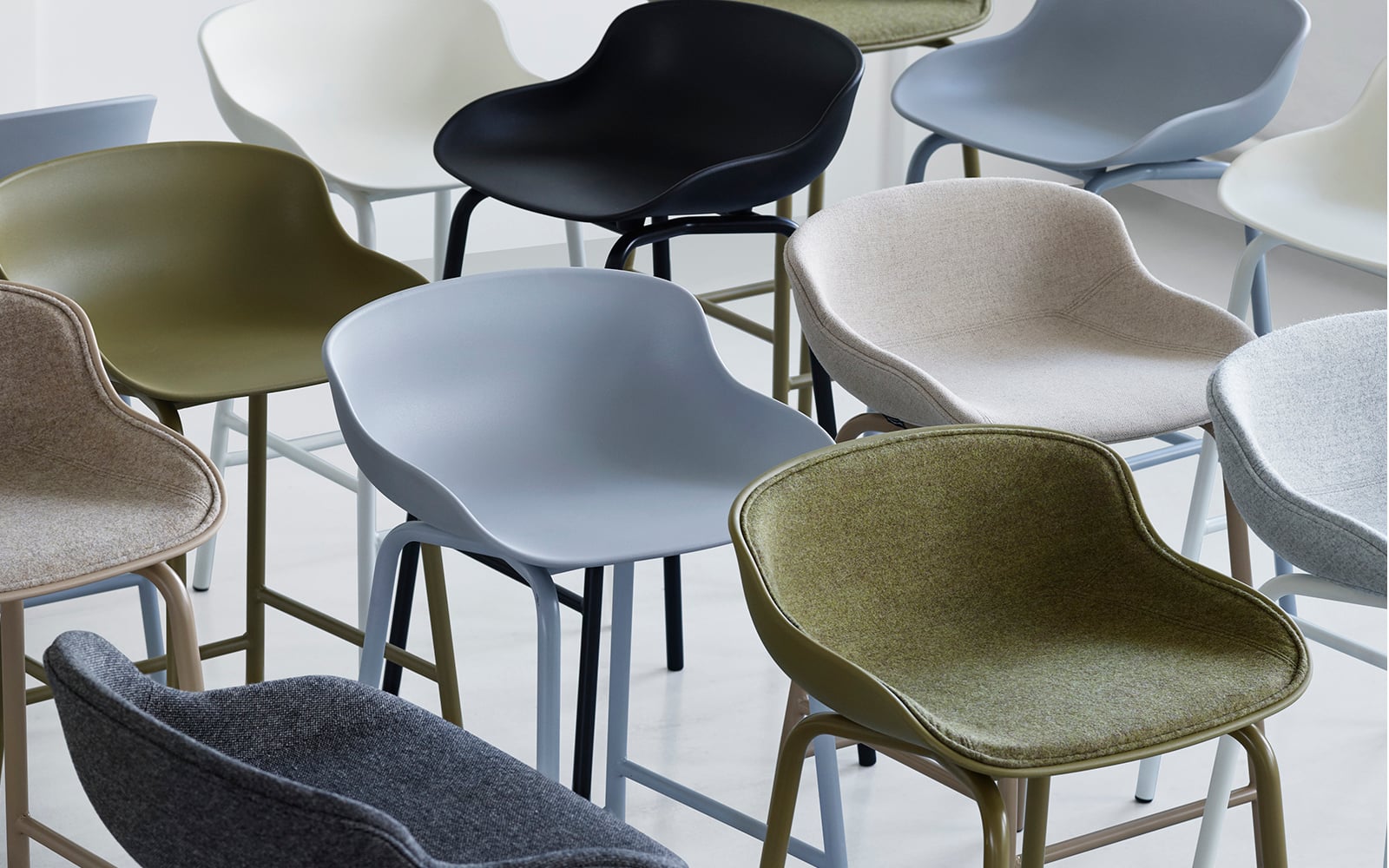 Hyg barstool - The Hyg family accommodates interior needs of private living rooms and dining rooms as well as a wide range of hospitality, commercial and office settings.