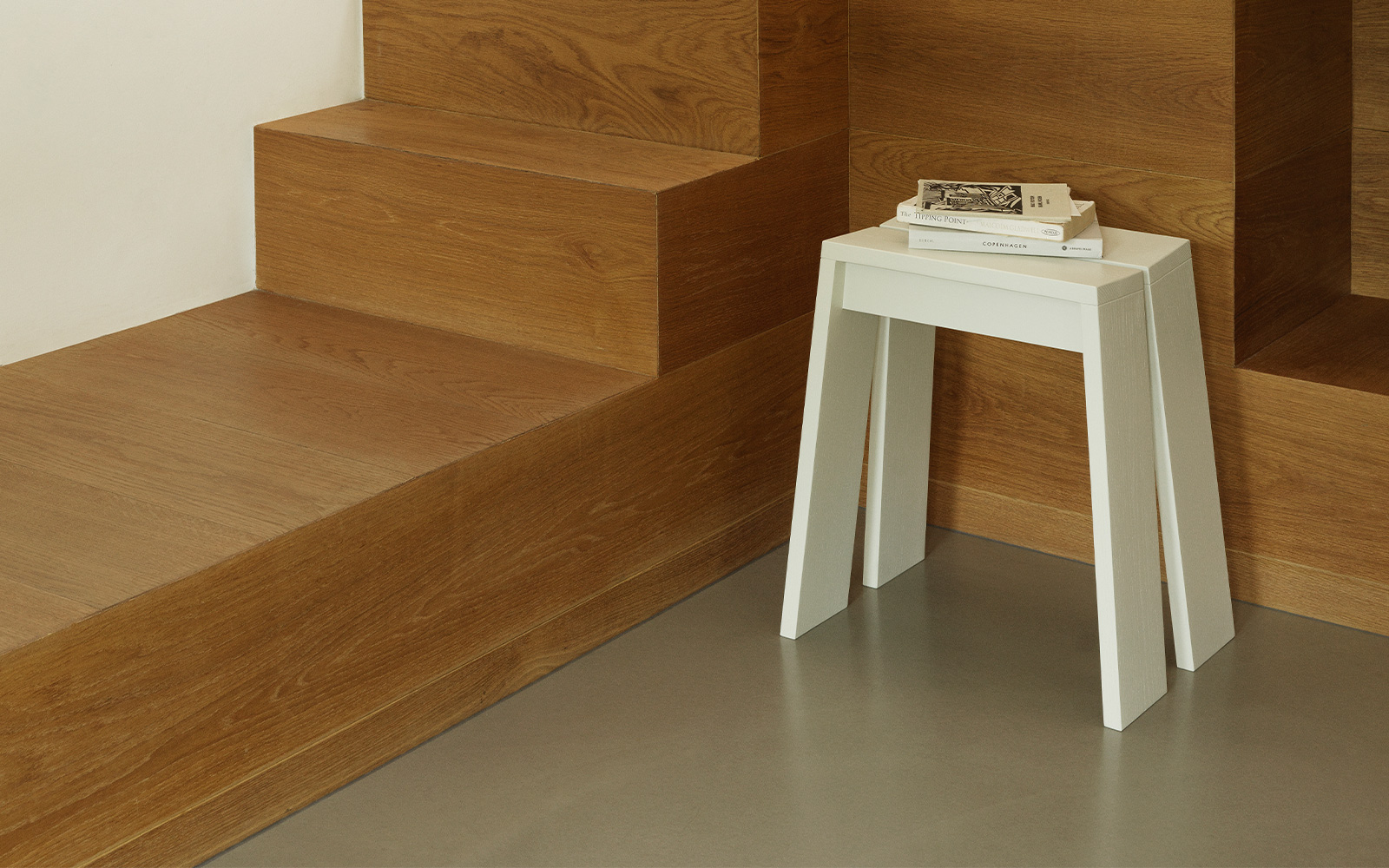 Let stool Normann Copenhagen
