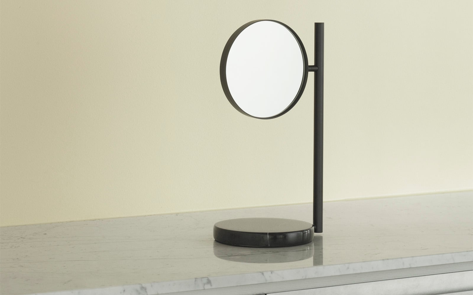 Pose mirror Black Normann Copenhagen