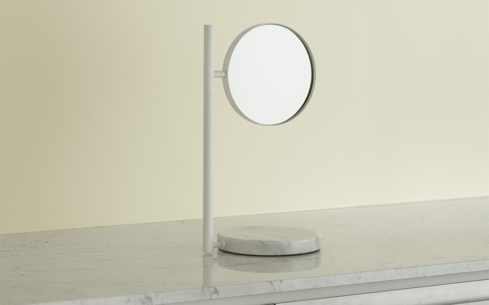 Pose mirror Normann Copenhagen